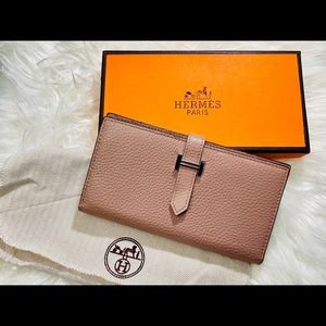 Hemès Bearn Classic Wallet in soft pink